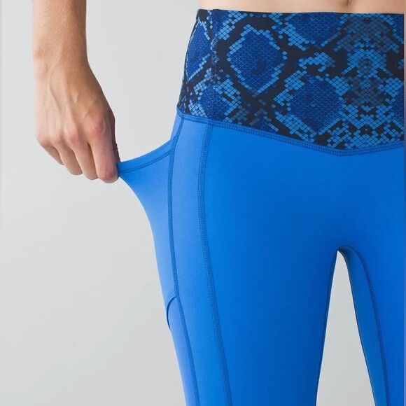 Lululemon All The Right Places Crop Pipe Dream Blue Mini Ziggy Snake Leggings - Picture 1 of 3